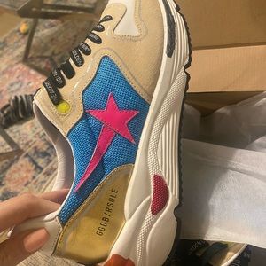 New with box and bag- did not realize they were fake and not authentic gg